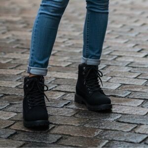 LUGZ Mantle Hi, Lace up with speed hook closure, Women’s 8US 39EUR, Black